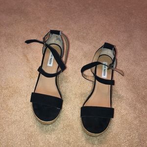 Brand new! Steve Madden wedges. Super comfortable!